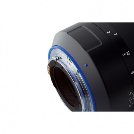 DSLR camera Canon EOS 6D Mark II + Lens | 180030831 | Photosynthesis