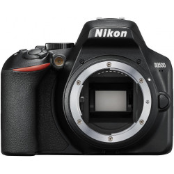 DSLR camera Nikon D3500 + Lens Nikon AF-P DX Nikkor 70-300mm f / 4.5-6.3G ED VR