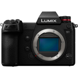 фотоапарат Panasonic Lumix S1 + обектив Panasonic Lumix S 20-60mm f/3.5-5.6