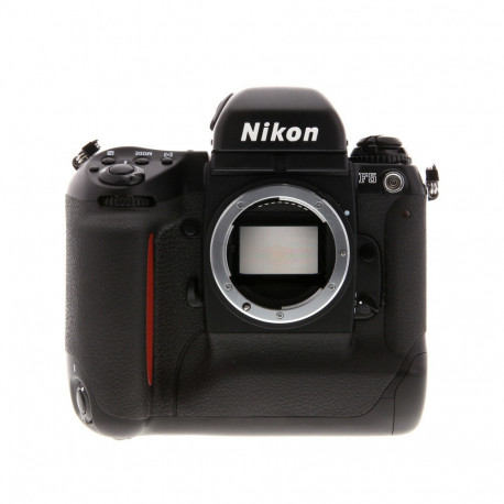 Nikon F5 + SB-26 flash + Nikon suitcase (used)