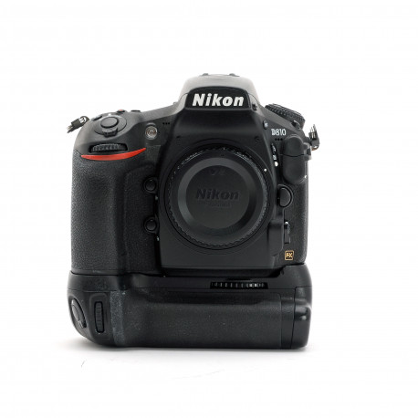 фотоапарат Nikon D810 + MB-D12 Battery Grip (употребяван)