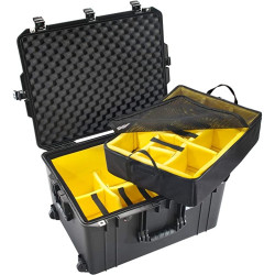 куфар Peli™ 1637 Air с разделители (черен)