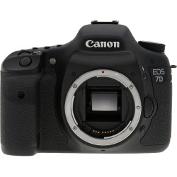 фотоапарат Canon EOS 7D + аксесоари (Употребяван)