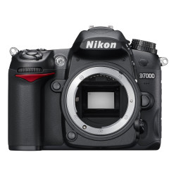 фотоапарат Nikon D7000 (употребяван)
