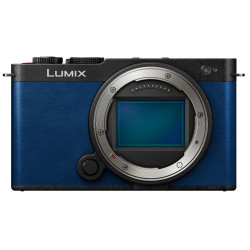 Camera Panasonic Lumix S9 (blue) + Lens Panasonic Lumix S 20-60mm f / 3.5-5.6