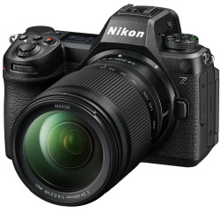 фотоапарат Nikon Z6 III + обектив Nikon Z 24-200mm f/4-6.3 VR